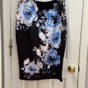 APT 9 watercolor blue floral flowers over black skirt‎ size large #s1120